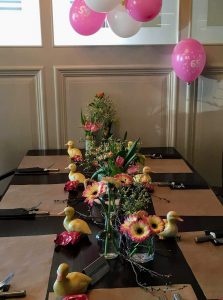 aankleding tafels feest thuis of locatie Angelique Bloemen