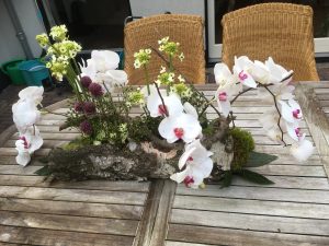 bloemen op kist